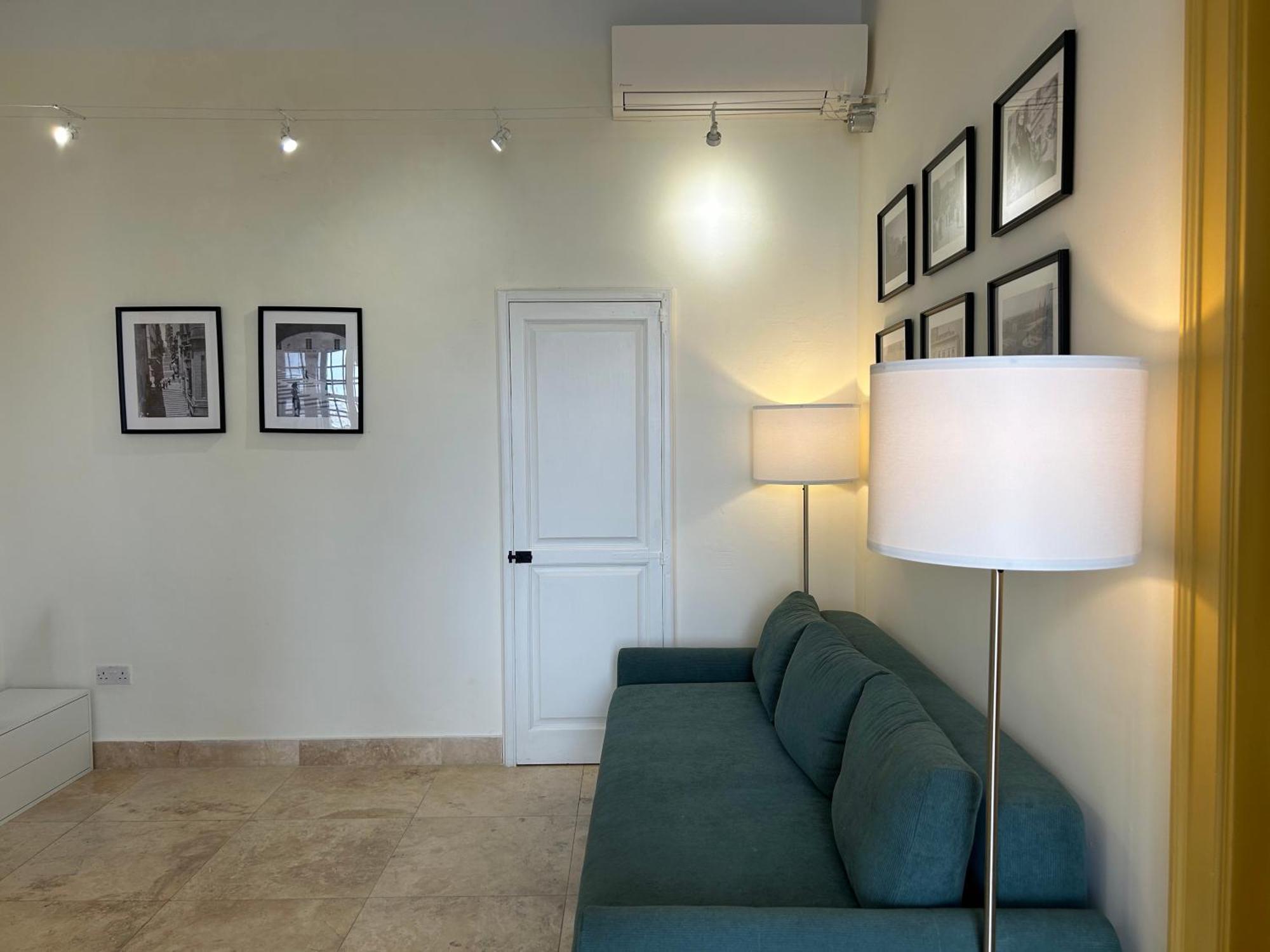 Prestigious Pied A Terre Wignacourt With Views Apartment Valletta Bagian luar foto