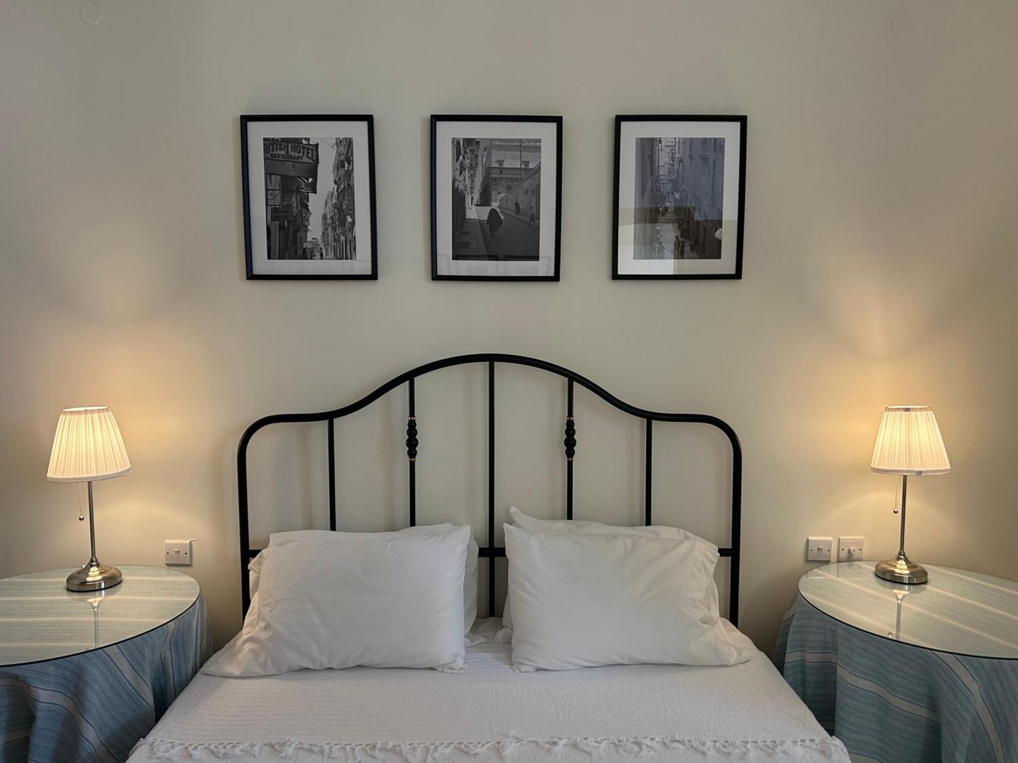 Prestigious Pied A Terre Wignacourt With Views Apartment Valletta Bagian luar foto