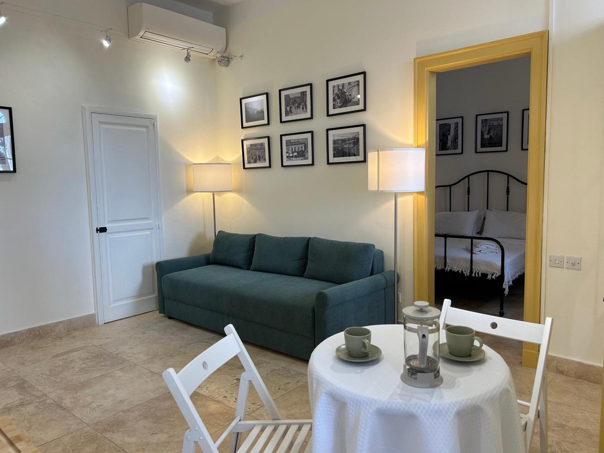 Prestigious Pied A Terre Wignacourt With Views Apartment Valletta Bagian luar foto