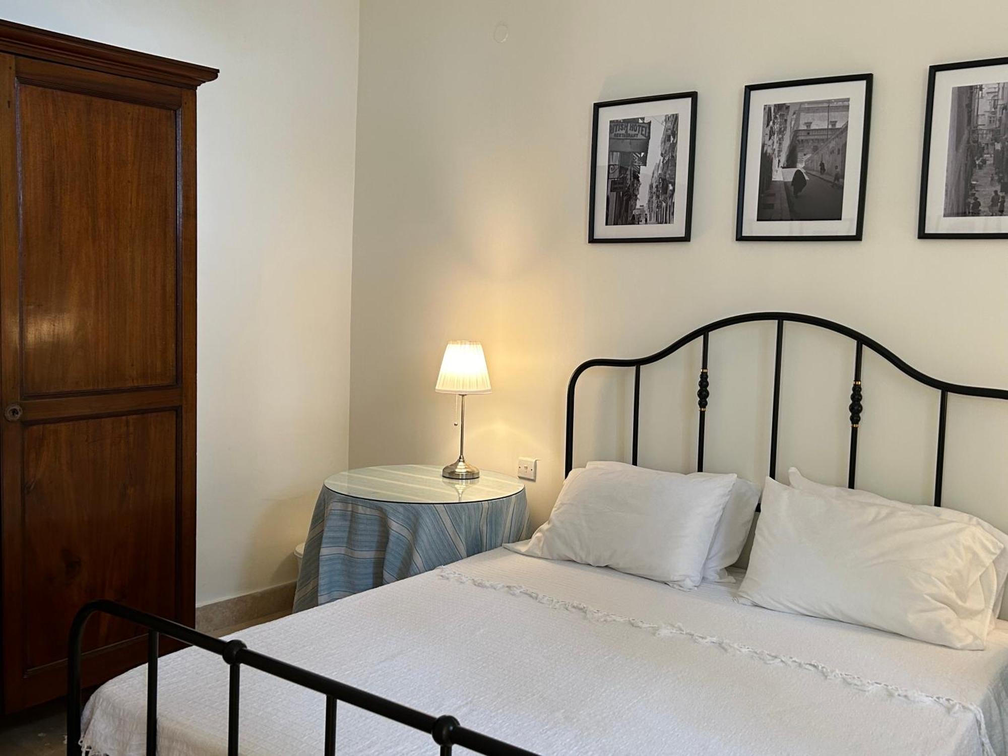 Prestigious Pied A Terre Wignacourt With Views Apartment Valletta Bagian luar foto