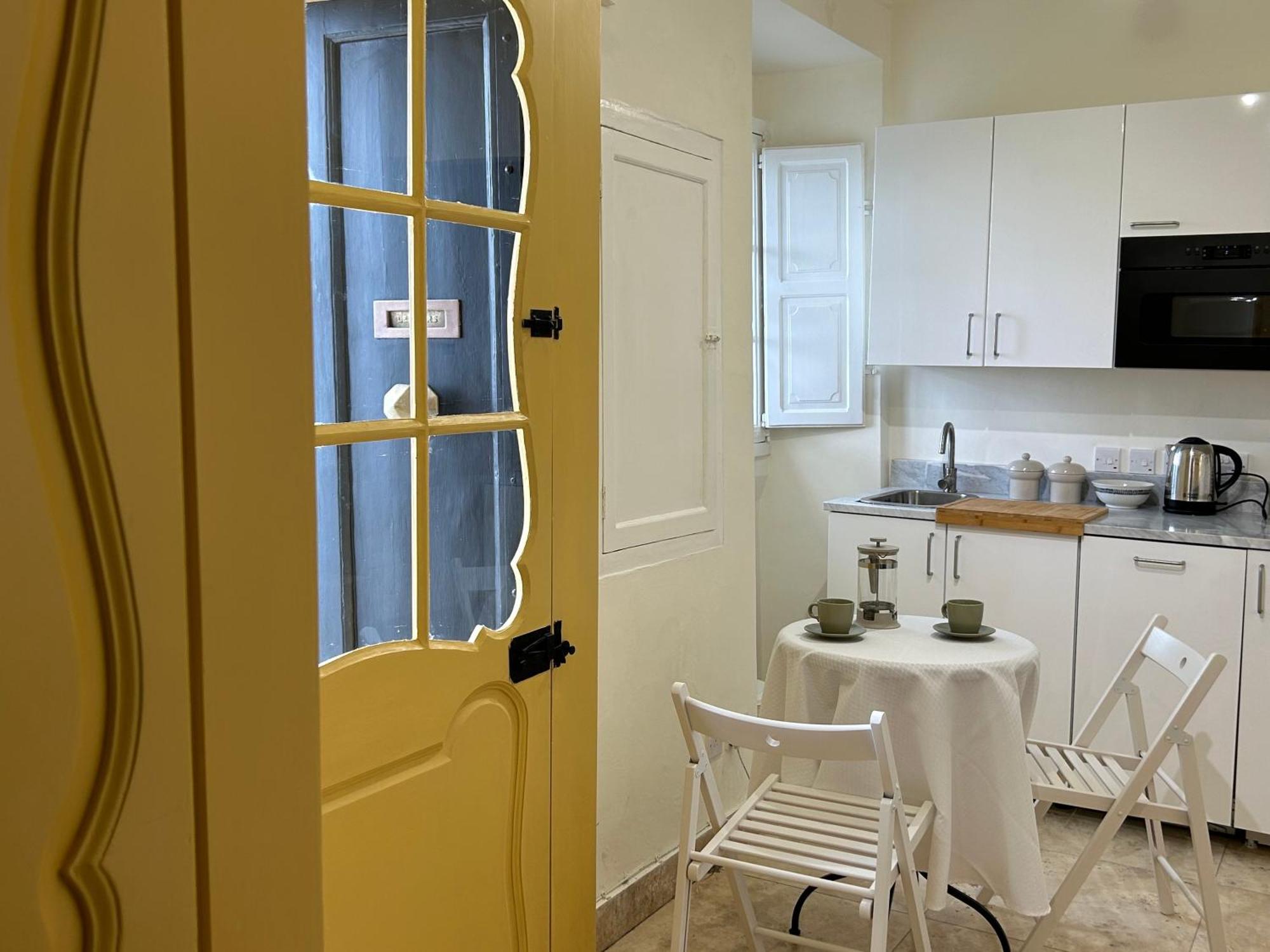 Prestigious Pied A Terre Wignacourt With Views Apartment Valletta Bagian luar foto