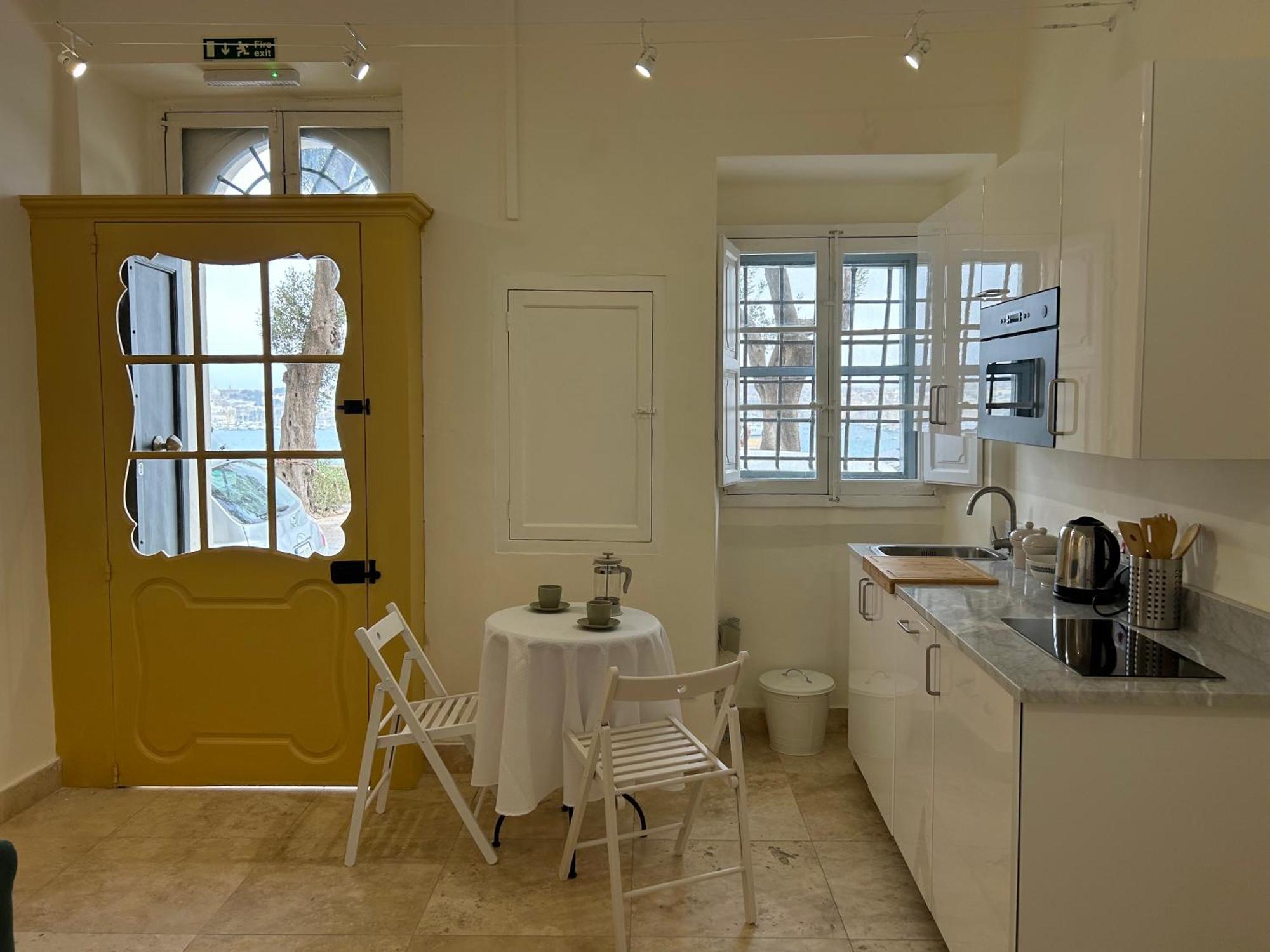 Prestigious Pied A Terre Wignacourt With Views Apartment Valletta Bagian luar foto