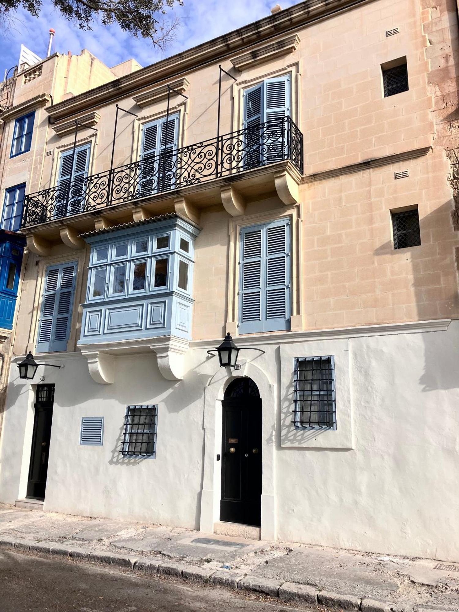 Prestigious Pied A Terre Wignacourt With Views Apartment Valletta Bagian luar foto